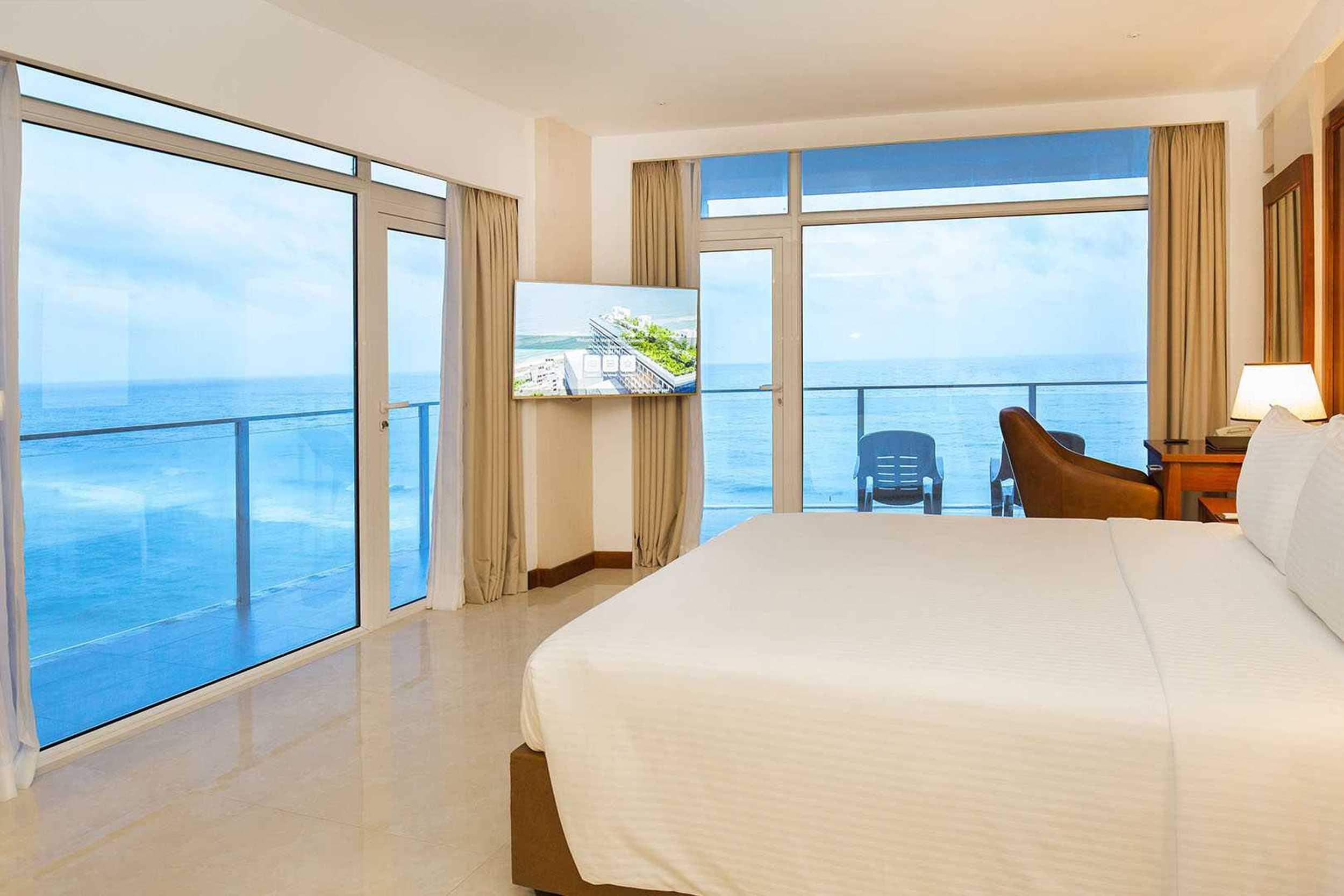 Marino Beach Colombo Buitenkant foto A room at the resort